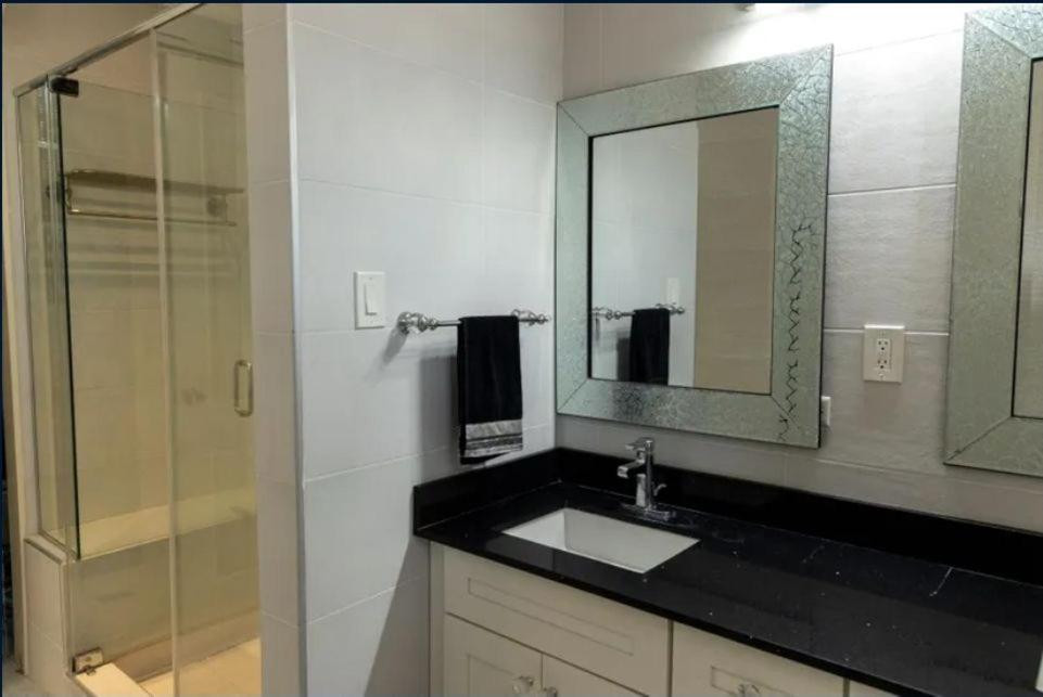 Finest Accommodation Riches Manor 1 Gladstone Drive Apt A2 Kgn 6 New Kgn 金斯敦 外观 照片