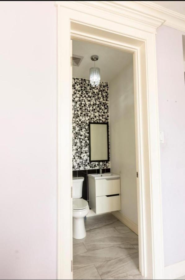 Finest Accommodation Riches Manor 1 Gladstone Drive Apt A2 Kgn 6 New Kgn 金斯敦 外观 照片
